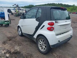 2008 Smart fortwo Pure z VIN WMEEJ31X78K128768, wystawiony jako IAAI lot #42367188 z przebiegiem 108 111 mil mil oraz . Historia ofert i sprzedaży dostępna na DreamBid. Obrazek 3.