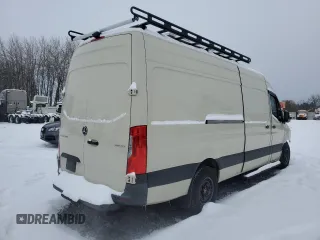2021 Mercedes-Benz Sprinter Cargo with VIN W1Y4ECHY1MT063686, listed as a Copart auction lot 85093344 with 387,977 mi miles and Salvage Title. Bid and sale history available at carsss.com. Image 4.