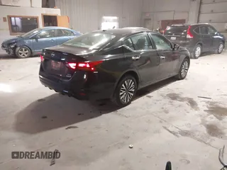 2023 Nissan Altima SV z VIN 1N4BL4DW6PN315393, wystawiony jako IAAI lot #41316755 z przebiegiem 52 939 mil mil oraz . Historia ofert i sprzedaży dostępna na DreamBid. Obrazek 4.