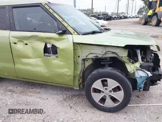 2016 Kia Soul with VIN KNDJN2A23G7872336, listed as a IAAI auction lot 41757220 with 84,726 mi miles. Bid and sale history available at carsss.com. Image 6.