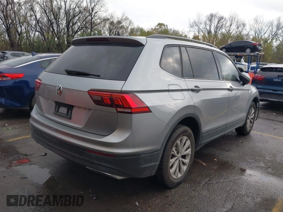 2020 Volkswagen Tiguan S с VIN 3VV1B7AX3LM127590, выставлен на аукционе IAAI как лот 40852532 с пробегом 62 465 миль миль и . История ставок и продаж доступна на DreamBid. Изображение 4.