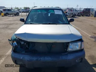 2001 Subaru Forester L with VIN JF1SF63561G719978, listed as a IAAI auction lot 41993814 with 208,781 mi miles. Bid and sale history available at carsss.com. Image 12.