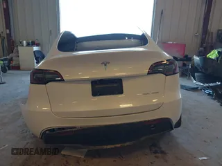 2024 Tesla Model Y Long Range z VIN 7SAYGDEE7RA294649, wystawiony jako IAAI lot #42022150 z przebiegiem 9 110 mil mil oraz . Historia ofert i sprzedaży dostępna na DreamBid. Obrazek 16.
