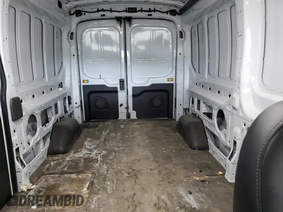 2023 Ford Transit Cargo z VIN 1FTBR1C86PKB96319, wystawiony jako Copart lot #59361285 z przebiegiem 34 823 mil mil oraz Szkoda całkowita • Salvage title. Historia ofert i sprzedaży dostępna na DreamBid. Obrazek 10.