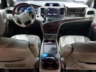 2014 Toyota Sienna Limited z VIN 5TDDK3DC1ES086604, wystawiony jako Copart lot #57044175 z przebiegiem 152 326 mil mil oraz Nie do naprawy • Non repairable. Historia ofert i sprzedaży dostępna na DreamBid. Obrazek 8.