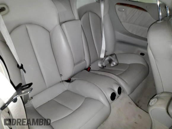 2004 Mercedes-Benz CLK 320 z VIN WDBTK65GX4T024308, wystawiony jako Copart lot #80129914 z przebiegiem 106 827 mil mil oraz Szkody całkowita. Historia ofert i sprzedaży dostępna na DreamBid. Obrazek 10.