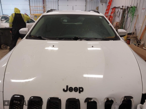 2016 Jeep Cherokee Latitude with VIN 1C4PJMCS5GW219429, listed as a IAAI auction lot 41578760 with 161,964 mi miles and . Bid and sale history available at carsss.com. Image 12.
