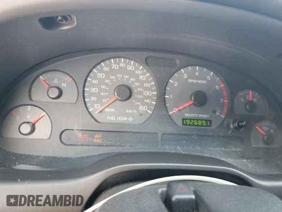 2001 Ford Mustang GT Deluxe с VIN 1FAFP42X51F228359, выставлен на аукционе Copart как лот 55808615 с пробегом 192 689 миль миль и Списание • Salvage title. История ставок и продаж доступна на DreamBid. Изображение 9.