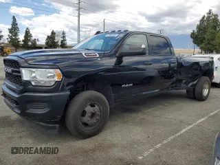 2020 Ram 3500 Tradesman z VIN 3C63RRGL4LG169632, wystawiony jako Copart lot #51488125 z przebiegiem 220 035 mil mil oraz Tytuł czysty. Historia ofert i sprzedaży dostępna na DreamBid. Obrazek 1.