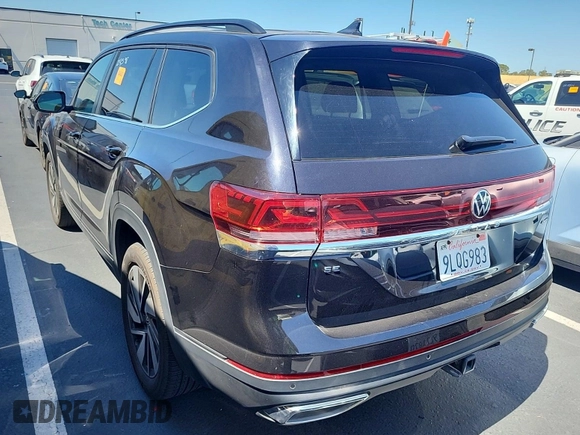 2024 Volkswagen Atlas SE with VIN 1V2HR2CA7RC565297, listed as a IAAI auction lot 42844488 with 24,398 mi miles and . Bid and sale history available at DreamBid. Image 43.