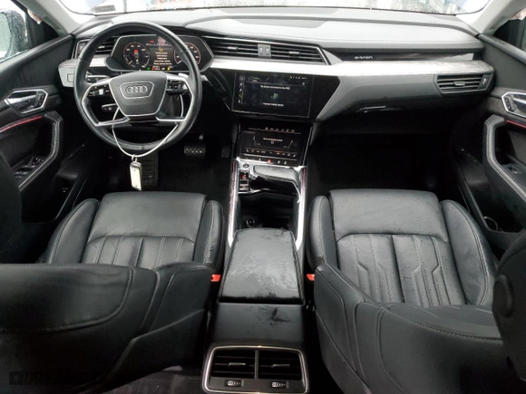2021 Audi e-tron Sportback Prestige with VIN WA13AAGE2MB020112, listed as a Copart auction lot 44915684 with 35,147 mi miles. Bid and sale history available at carsss.com. Image 8.
