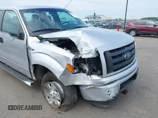 2012 Ford F-150 XL z VIN 1FTFX1EF4CKE22564, wystawiony jako IAAI lot #42444005 z przebiegiem 127 308 mil mil oraz . Historia ofert i sprzedaży dostępna na DreamBid. Obrazek 6.