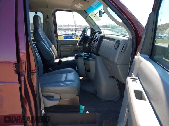 2011 Ford Econoline Passenger XL with VIN 1FBNE3BL3BDA44686, listed as a IAAI auction lot 41987064 with 76,116 mi miles. Bid and sale history available at carsss.com. Image 5.