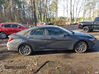 2024 Hyundai Elantra SEL z VIN KMHLM4DGXRU832768, wystawiony jako IAAI lot #41826429 z przebiegiem 11 221 mil mil oraz . Historia ofert i sprzedaży dostępna na DreamBid. Obrazek 14.