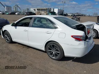 2015 Toyota Camry XLE with VIN 4T1BF1FK8FU040068, listed as a IAAI auction lot 40521641 with 25,156 mi miles and . Bid and sale history available at DreamBid. Image 3.