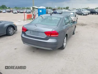 2012 Volkswagen Passat SE с VIN 1VWBP7A38CC070562, выставлен на аукционе IAAI как лот 42422441 с пробегом 182 237 миль миль и . История ставок и продаж доступна на DreamBid. Изображение 4.