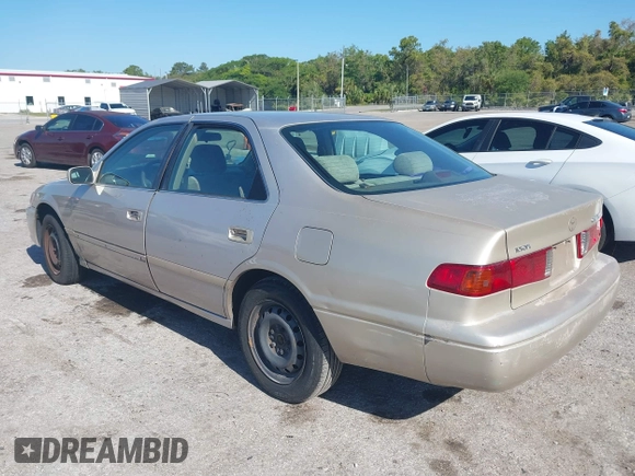 2001 Toyota Camry CE with VIN 4T1BG22K81U075419, listed as a IAAI auction lot 41994243 with 176,157 mi miles. Bid and sale history available at carsss.com. Image 3.