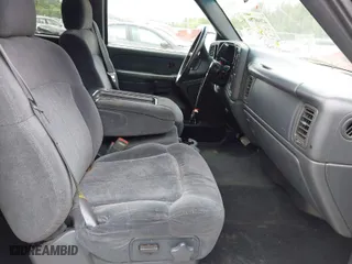 2001 Chevrolet Silverado 1500 LS with VIN 2GCEC19T511133164, listed as a IAAI auction lot 42040766 with 190,186 mi miles. Bid and sale history available at carsss.com. Image 5.