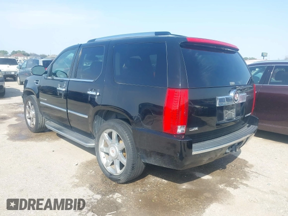 2009 Cadillac Escalade z VIN 1GYFC23299R226115, wystawiony jako IAAI lot #41563489 z przebiegiem 201 924 mil mil oraz . Historia ofert i sprzedaży dostępna na DreamBid. Obrazek 3.