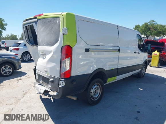 2020 Ford Transit Cargo z VIN 1FTBR1Y8XLKB35493, wystawiony jako IAAI lot #41887907 z przebiegiem 95 858 mil mil oraz . Historia ofert i sprzedaży dostępna na DreamBid. Obrazek 4.