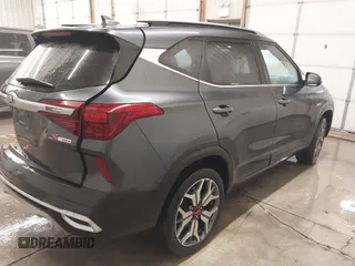 2021 Kia Seltos S with VIN KNDEUCA20M7133947, listed as a IAAI auction lot 41333131 with 28,106 mi miles. Bid and sale history available at carsss.com. Image 4.