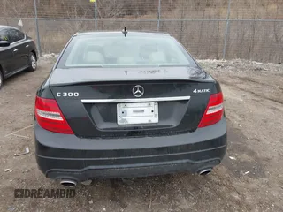 2013 Mercedes-Benz C 300 Sport с VIN WDDGF8AB9DR286014, выставлен на аукционе IAAI как лот 41878422 с пробегом 83 702 миль миль и . История ставок и продаж доступна на DreamBid. Изображение 16.