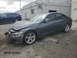 2013 BMW 3 Series 328i z VIN WBA3C1G59DNR48978, wystawiony jako Copart lot #56467365 z przebiegiem 95 950 mil mil oraz Szkoda całkowita • Salvage title. Historia ofert i sprzedaży dostępna na DreamBid. Obrazek 1.