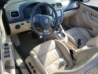 2007 Volkswagen Eos 2.0T with VIN WVWDA71F27V049675, listed as a Copart auction lot 49322735 with 106,678 mi miles and Salvage Title. Bid and sale history available at DreamBid. Image 8.