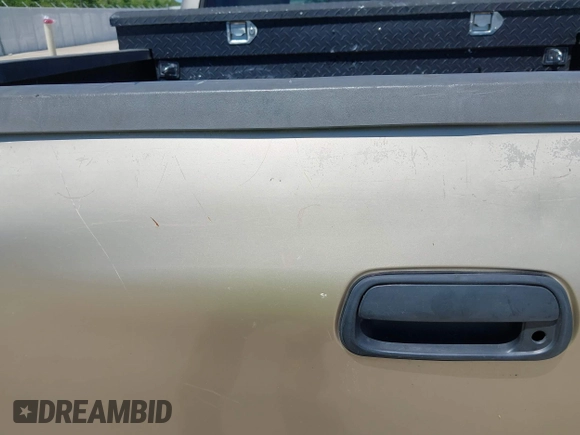 2004 Toyota Tundra SR5 with VIN 5TBET34124S437317, listed as a IAAI auction lot 42255393 with 308,387 mi miles and . Bid and sale history available at DreamBid. Image 6.