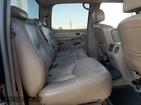2005 GMC Sierra Denali z VIN 2GTEK63N051303155, wystawiony jako Copart lot #73654884 z przebiegiem Nie podano mil oraz Szkody całkowita. Historia ofert i sprzedaży dostępna na DreamBid. Obrazek 10.