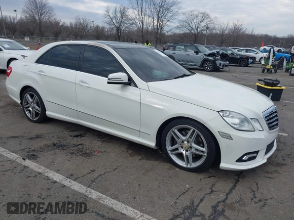2011 Mercedes-Benz E-Class E 350 Luxury with VIN WDDHF8HB8BA385414, listed as a IAAI auction lot 41660725 with 1 mi miles. Bid and sale history available at carsss.com. Image 1.