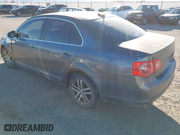 2005 Volkswagen Jetta 2.5L with VIN 3VWDF71K75M605160, listed as a IAAI auction lot 41624273 with 184,439 mi miles and . Bid and sale history available at DreamBid. Image 3.