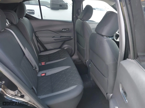 2018 Nissan Kicks SV with VIN 3N1CP5CU0JL495926, listed as a IAAI auction lot 41807108 with 77,223 mi miles. Bid and sale history available at carsss.com. Image 8.