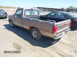 1992 Ford Ranger XLT with VIN 1FTCR10X4NPA94811, listed as a IAAI auction lot 42047550 with 37,763 mi miles. Bid and sale history available at carsss.com. Image 3.
