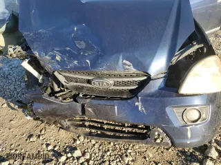 2007 Kia Rondo EX with VIN KNAFG526377120667, listed as a Copart auction lot 82762994 with 224,991 mi miles and Salvage Title. Bid and sale history available at carsss.com. Image 14.