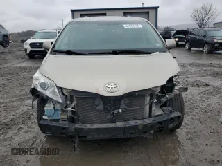 2017 Toyota Sienna LE with VIN 5TDJZ3DC8HS149992, listed as a Copart auction lot 51878725 with 90,299 mi miles and Salvage title. Bid and sale history available at DreamBid. Image 5.