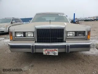 1989 Lincoln Town Car with VIN 1LNBM81F5KY790569, listed as a Copart auction lot 86815844 with 28,022 mi miles and Clean Title. Bid and sale history available at carsss.com. Image 5.