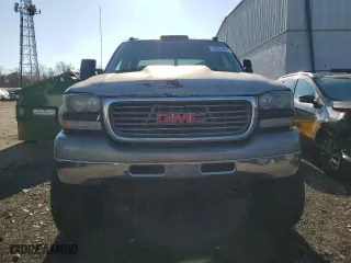2002 GMC Sierra 2500HD SLE with VIN 1GTHK23U82F243580, listed as a Copart auction lot 82602404 with 156,832 mi miles and Salvage Title. Bid and sale history available at carsss.com. Image 5.