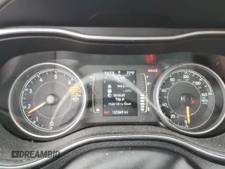 2019 Jeep Cherokee Latitude z VIN 1C4PJLCBXKD149943, wystawiony jako Copart lot #54366825 z przebiegiem 137 269 mil mil oraz Szkoda całkowita • Salvage title. Historia ofert i sprzedaży dostępna na DreamBid. Obrazek 9.