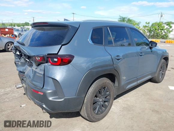 2024 Mazda CX-50 S Premium z VIN 7MMVABDM7RN160582, wystawiony jako IAAI lot #42312189 z przebiegiem 43 210 mil mil oraz . Historia ofert i sprzedaży dostępna na DreamBid. Obrazek 4.