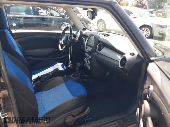 2008 MINI Hardtop with VIN WMWMF33538TT64168, listed as a IAAI auction lot 41976279 with 115,039 mi miles and . Bid and sale history available at DreamBid. Image 5.