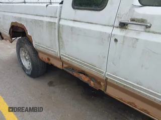 1995 Ford F-150 z VIN 1FTEX14H6SKC19656, wystawiony jako IAAI lot #42289301 z przebiegiem Nie podano mil oraz . Historia ofert i sprzedaży dostępna na DreamBid. Obrazek 12.