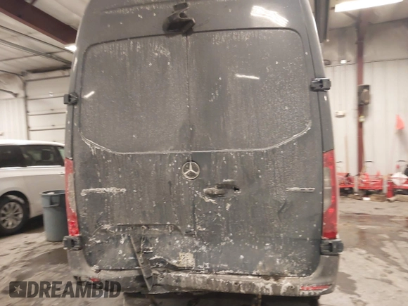 2019 Mercedes-Benz Sprinter Cargo with VIN WD4PF0CD5KP088412, listed as a IAAI auction lot 41618741 with 135,848 mi miles. Bid and sale history available at carsss.com. Image 16.