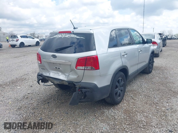 2013 Kia Sorento LX with VIN 5XYKTCA60DG372961, listed as a IAAI auction lot 42061693 with 181,034 mi miles. Bid and sale history available at carsss.com. Image 4.