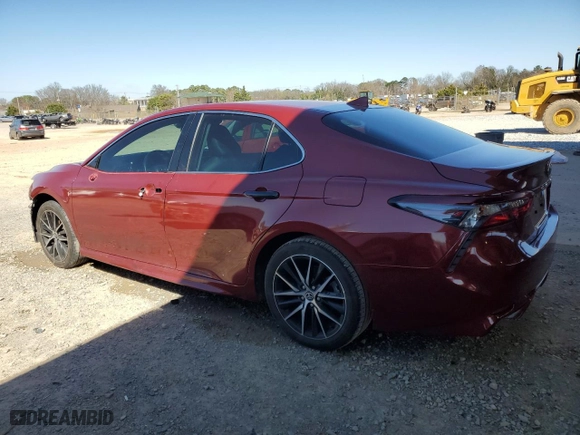 2022 Toyota Camry SE with VIN 4T1T11AK0NU009731, listed as a Copart auction lot 49155555 with 35,320 mi miles and Salvage Title. Bid and sale history available at carsss.com. Image 2.