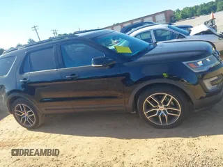 2016 Ford Explorer Sport z VIN 1FM5K8GT4GGC81229, wystawiony jako IAAI lot #42332196 z przebiegiem 107 680 mil mil oraz . Historia ofert i sprzedaży dostępna na DreamBid. Obrazek 13.