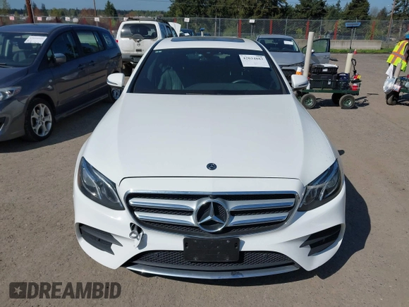 2019 Mercedes-Benz E-Class E 300 with VIN WDDZF4KBXKA592814, listed as a IAAI auction lot 42034883 with 1 mi miles. Bid and sale history available at carsss.com. Image 12.