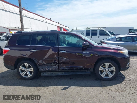 2013 Toyota Highlander Limited с VIN 5TDDK3EH2DS185263, выставлен на аукционе IAAI как лот 42234846 с пробегом 192 285 миль миль и . История ставок и продаж доступна на DreamBid. Изображение 13.