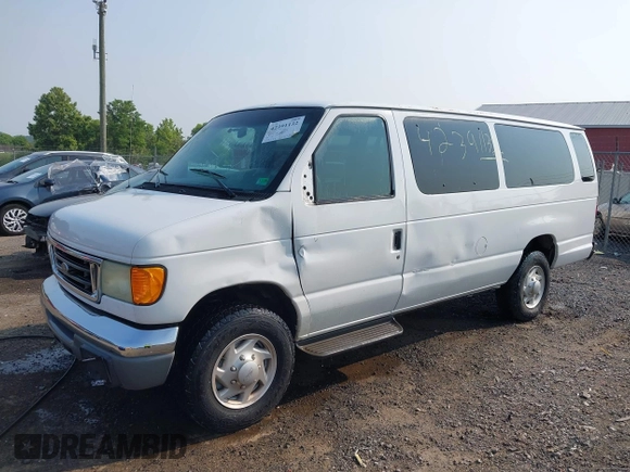 2004 Ford Econoline Passenger XL z VIN 1FBSS31L84HA63095, wystawiony jako IAAI lot #42391132 z przebiegiem 158 587 mil mil oraz . Historia ofert i sprzedaży dostępna na DreamBid. Obrazek 2.