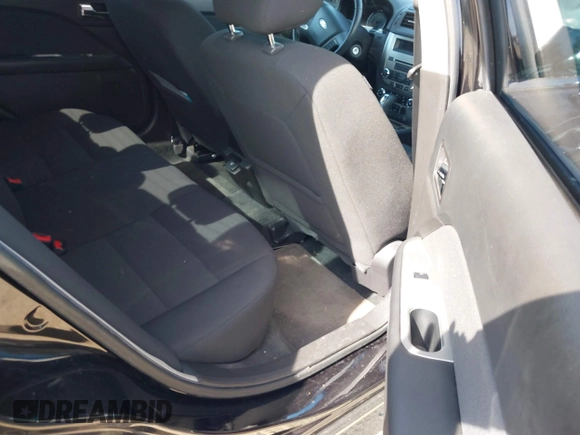 2012 Ford Fusion Hybrid z VIN 3FADP0L31CR380821, wystawiony jako IAAI lot #42332256 z przebiegiem 59 431 mil mil oraz . Historia ofert i sprzedaży dostępna na DreamBid. Obrazek 8.